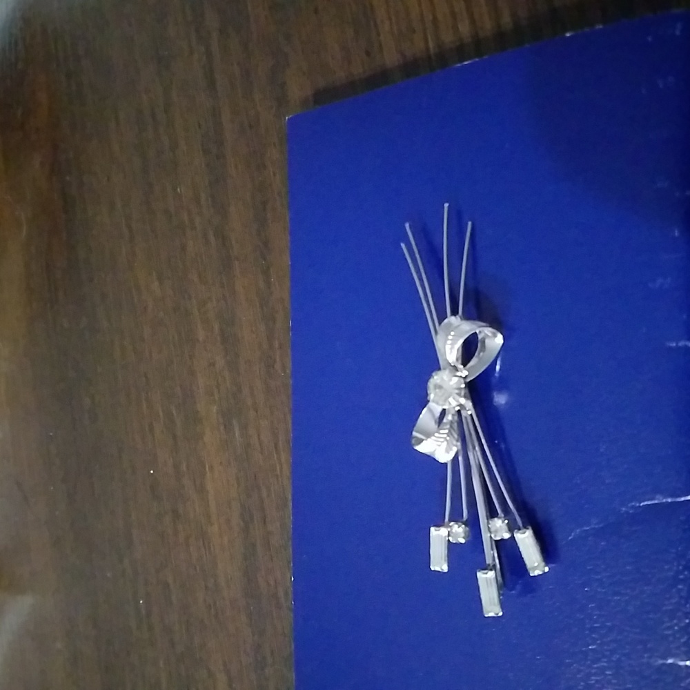 Silvertone /Crystal Flower & Bow Hair Pin.